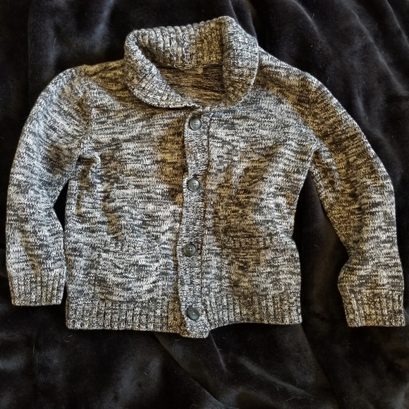 Kids Unisex Button up Cardigan. Grey Variegated dark to light. Old Navy Size 6-7 - Picture 2 of 5